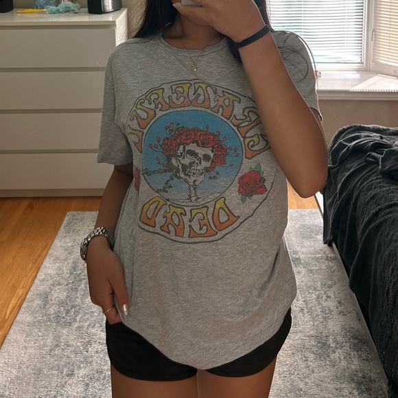Grateful Dead Tops - Grateful dead skull graphic tee